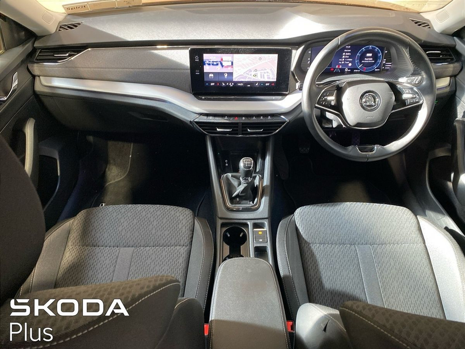 2023 Skoda Octavia - image 2