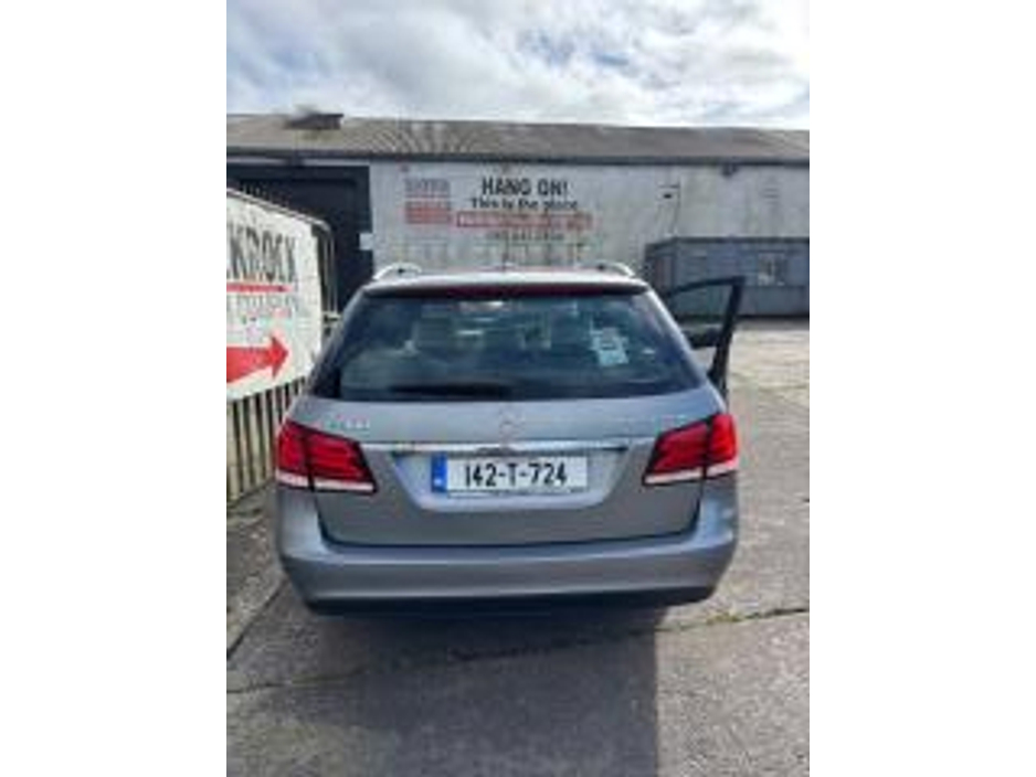 2014 Mercedes-Benz E Class - image 12