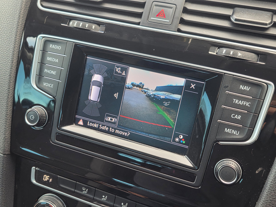 2015 Volkswagen Golf - image 7