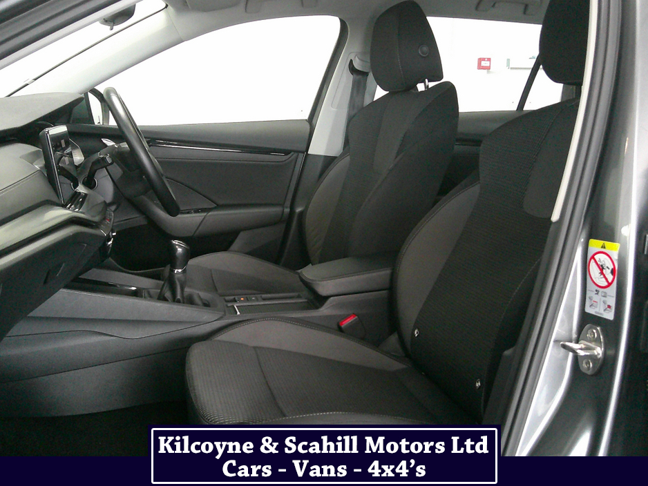 2023 Skoda Octavia - image 12