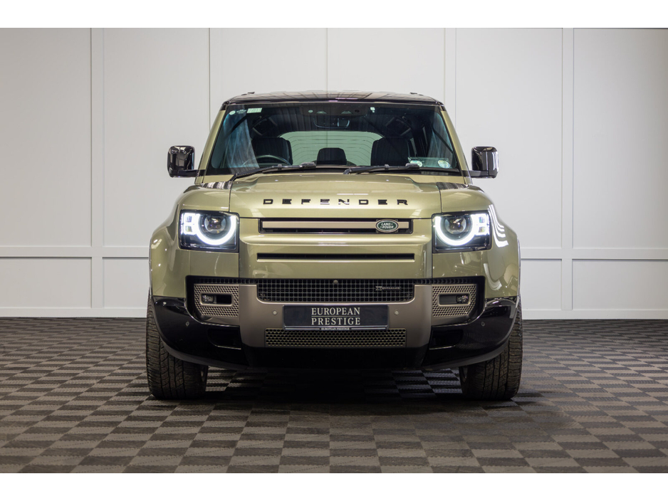 2022 Land Rover Defender - image 2