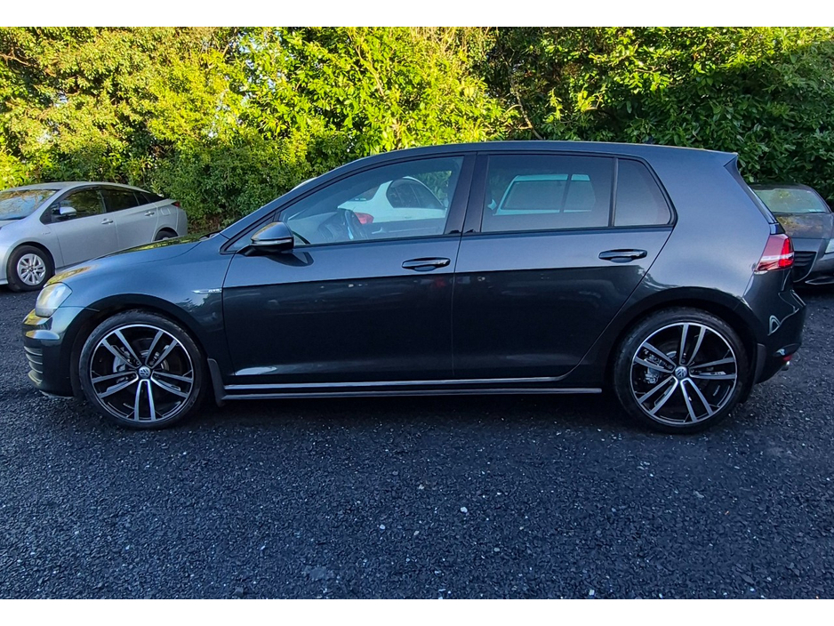 2016 Volkswagen Golf - image 4