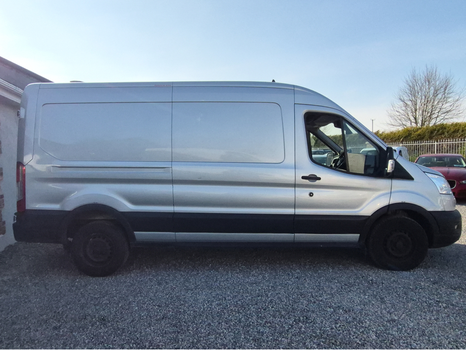 2020 Ford Transit - image 3