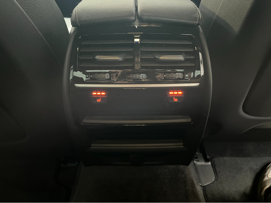 2018 BMW 5 Series - image 15