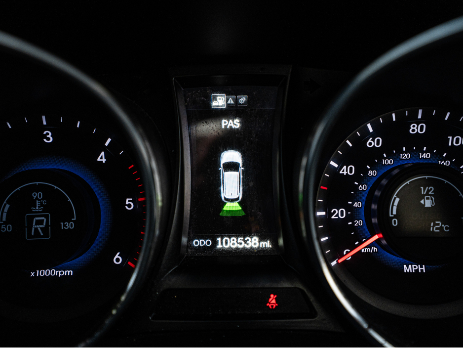 2014 Hyundai Santa Fe - image 40