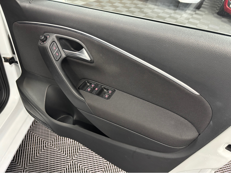 2016 Volkswagen Polo VOLKSWAGEN POLO 1.2 TSI DSG*MULTI FUNCTION WHEEL*REVERSE CAMERA*FOLDING HEATED ELECTRIC MIRRORS*TRADE INS WELCOME* €12,950