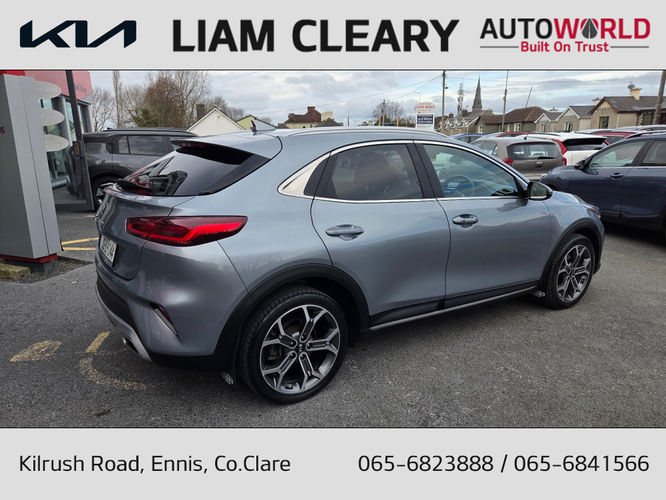 2020 Kia XCeed - image 3