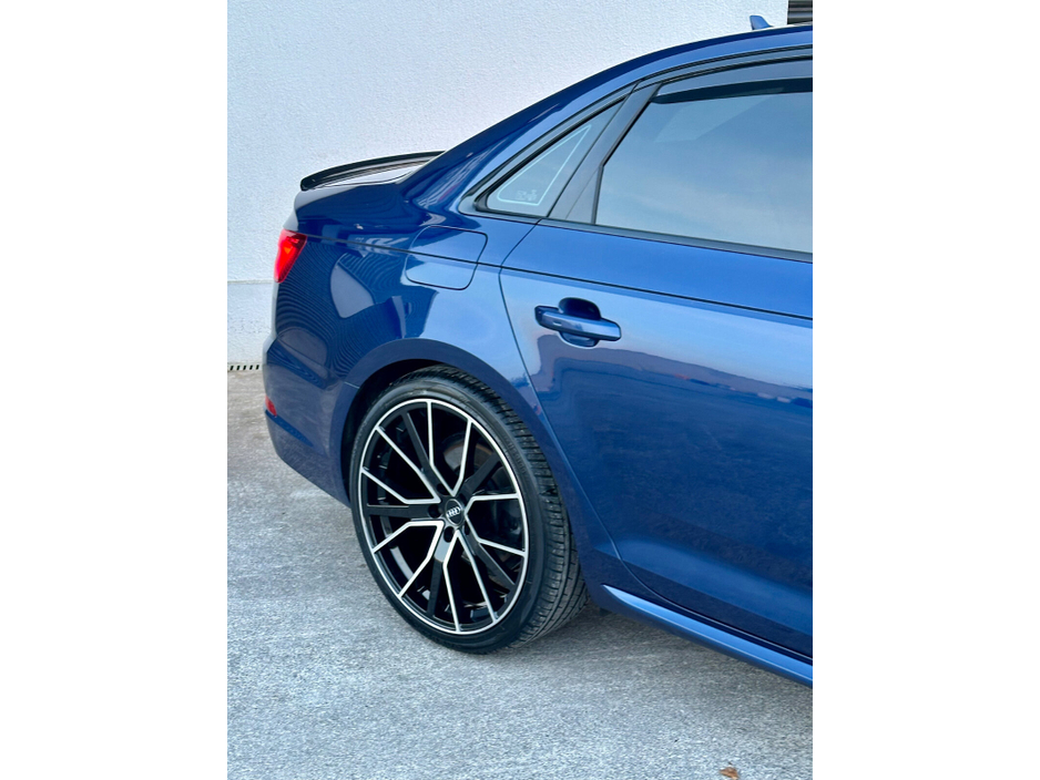 2018 Audi A4 - image 7