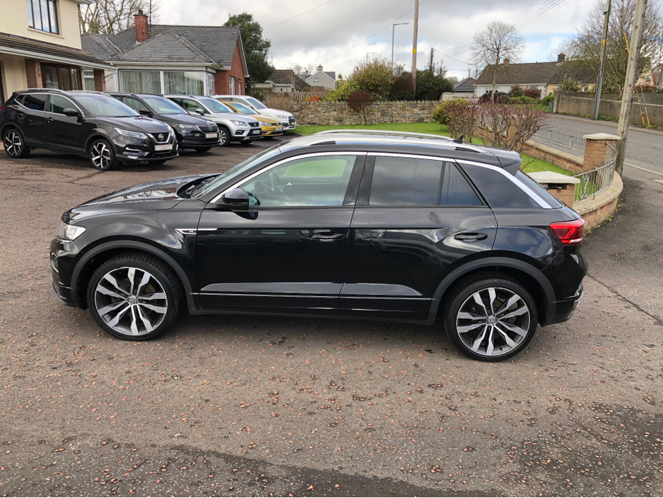 2019 Volkswagen T-Roc - image 4