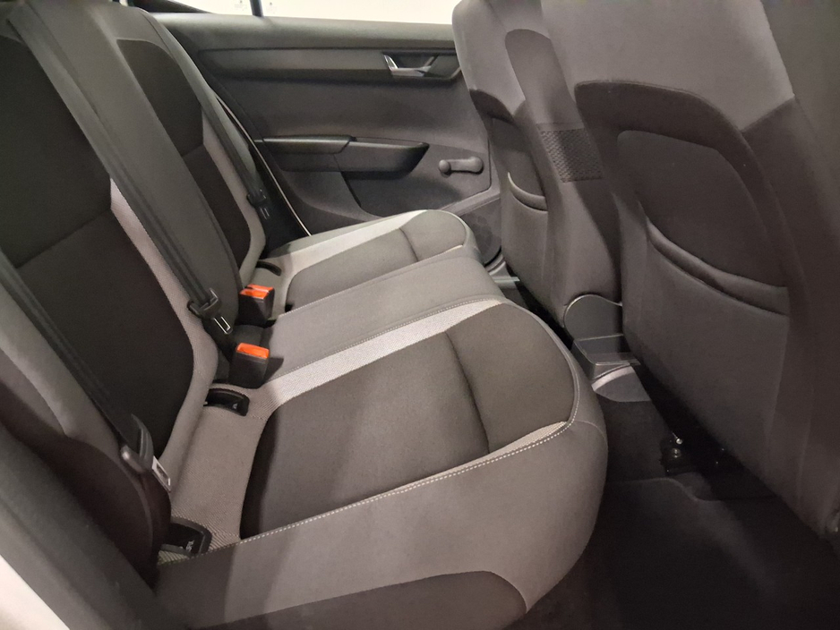 2015 Skoda Fabia - image 8