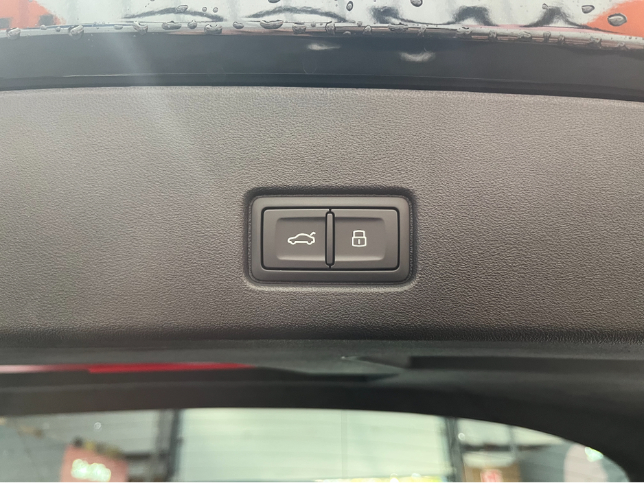 2023 Audi Q4 e-tron - image 9