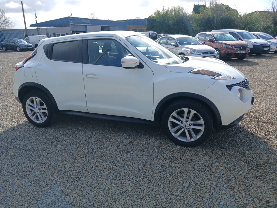 2014 Nissan Juke - image 2