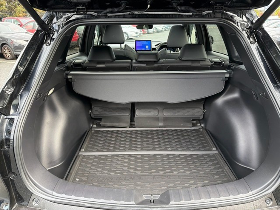 2024 Toyota Corolla Cross TOP SPEC SOL 1.8 HYBRID SOL PLUS EXTRAS // POWER TAILGATE // PAN ROOF // REAR CAMERA // APPLE CARPLAY/ANDROID AUTO // AIR CON // FULL WARRANTY €38,945