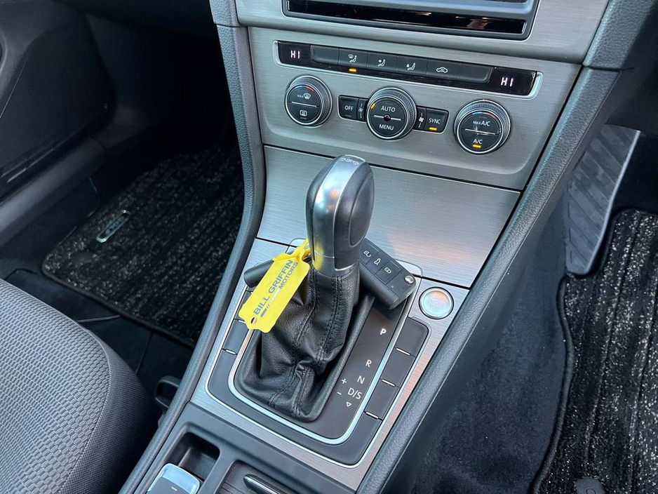 2015 Volkswagen Golf R-LINE PACK 1.2 TSI // FULL SERVICE HISTORY // REVERSE CAMERA // ADAPTIVE CRUISE CONTROL €14,750