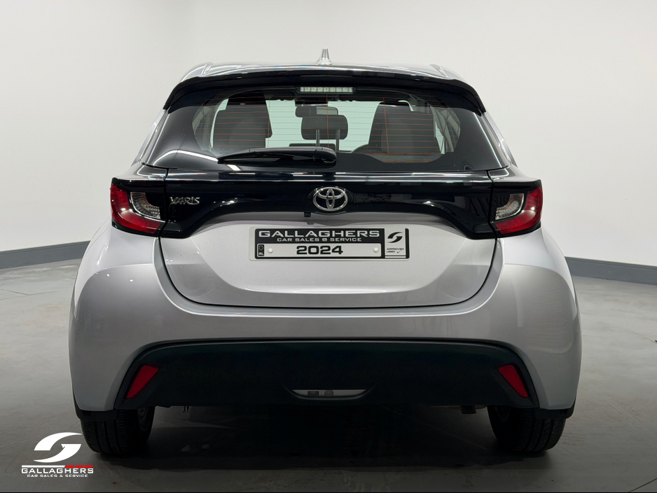 2024 Toyota Yaris - image 8