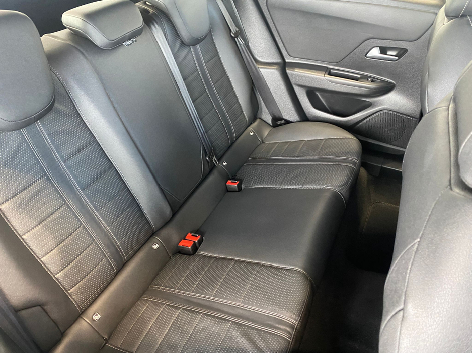 2023 Opel Mokka - image 13