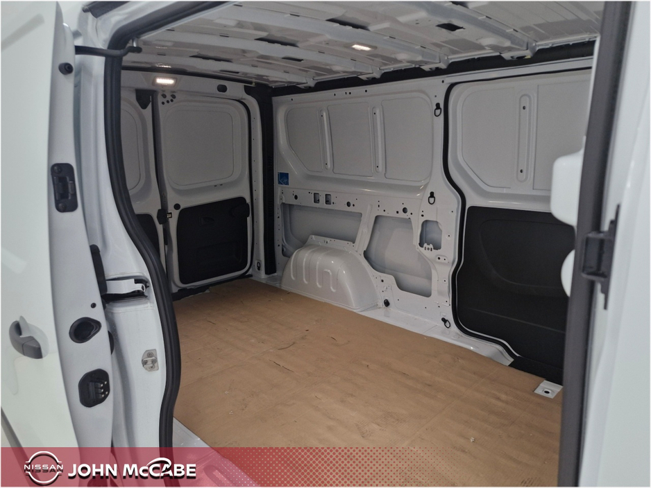 2025 Nissan Primastar - image 29