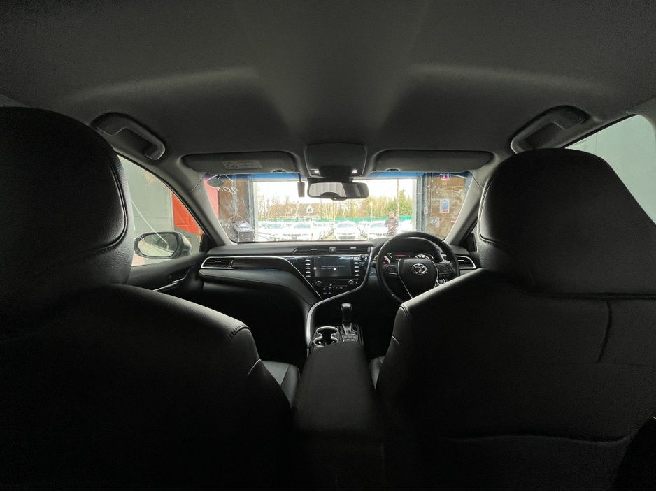 2018 Toyota Camry - image 16