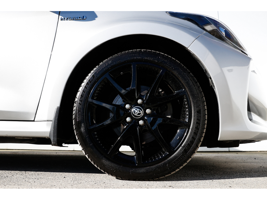 2021 Toyota Yaris - image 6