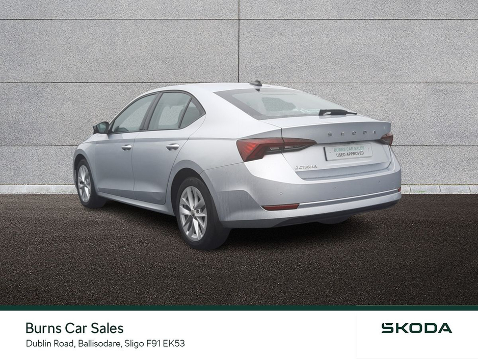 2021 Skoda Octavia - image 15