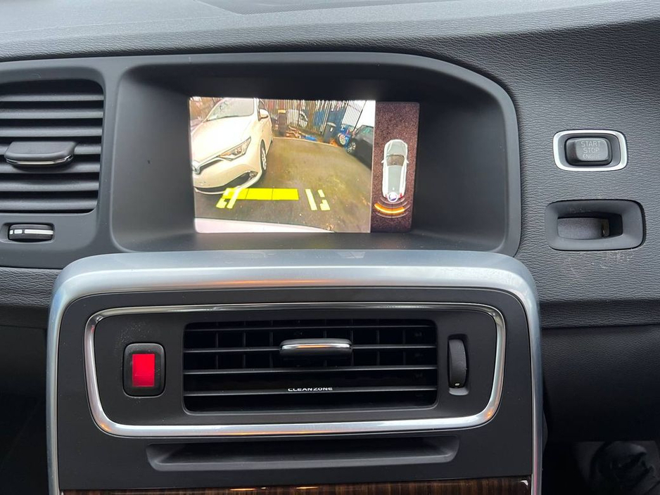 2017 Volvo V60 D4 CLASSIC 2.0 D // OPENING SUNROOF // LEATHER HEATED SEATS // REVERSE CAMERA €18,950