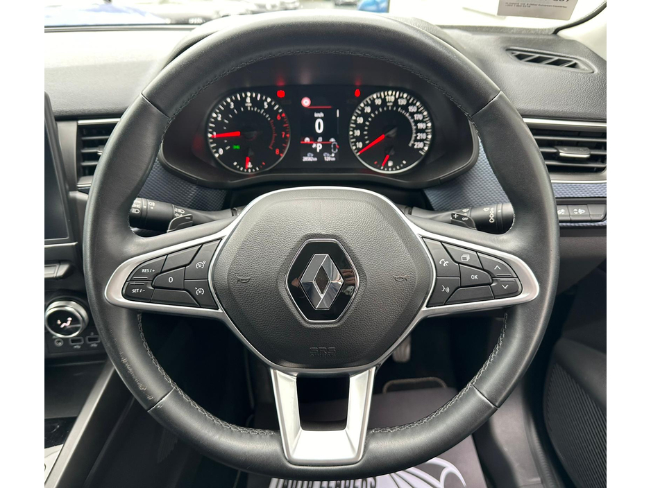 2023 Renault Arkana - image 21