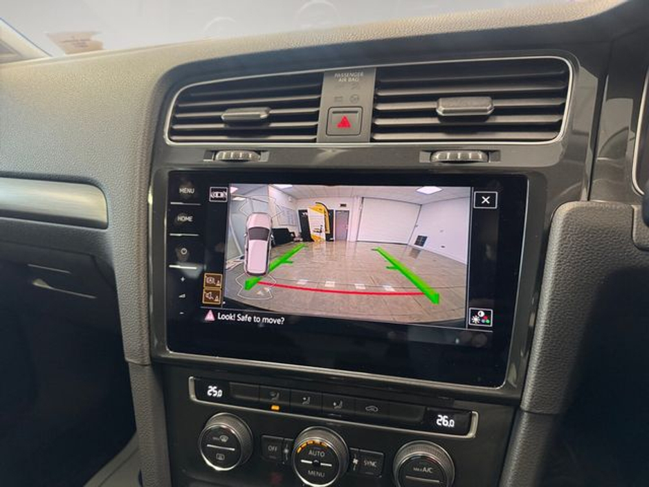 2019 Volkswagen Golf - image 14