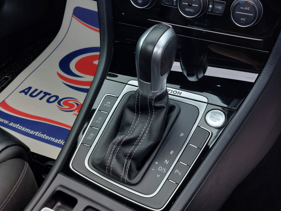 2017 Volkswagen Golf 2.0 TSI 5DR DSG 300HP 4MOTION R €29,995