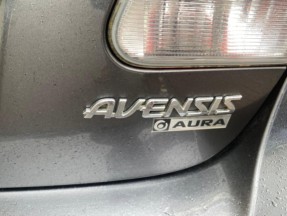 2013 Toyota Avensis - image 15