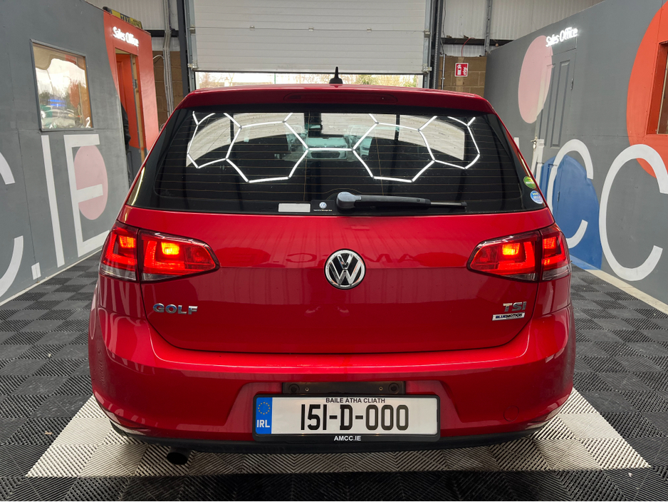 2015 Volkswagen Golf - image 3