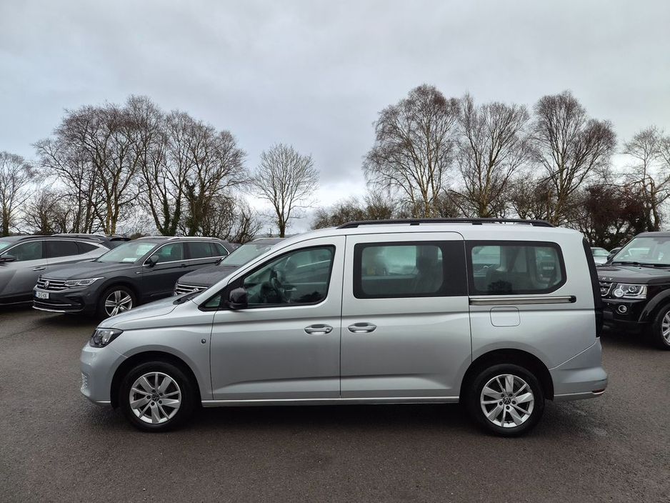 2023 Volkswagen Caddy Maxi Life - image 2