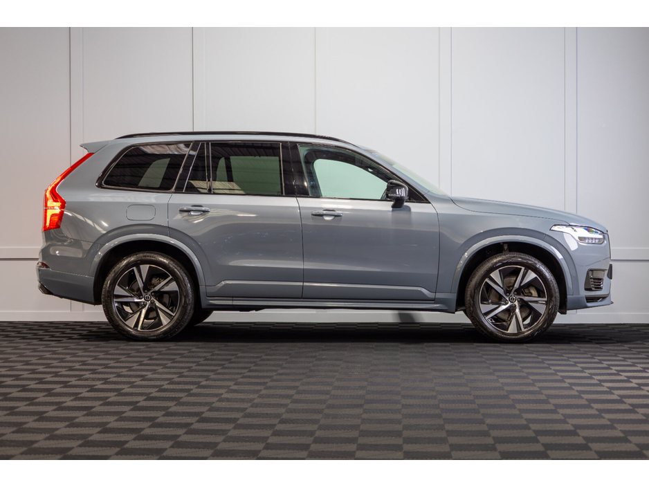 2022 Volvo XC90 PHEV T8 (390hp) R-Design AWD €59,950