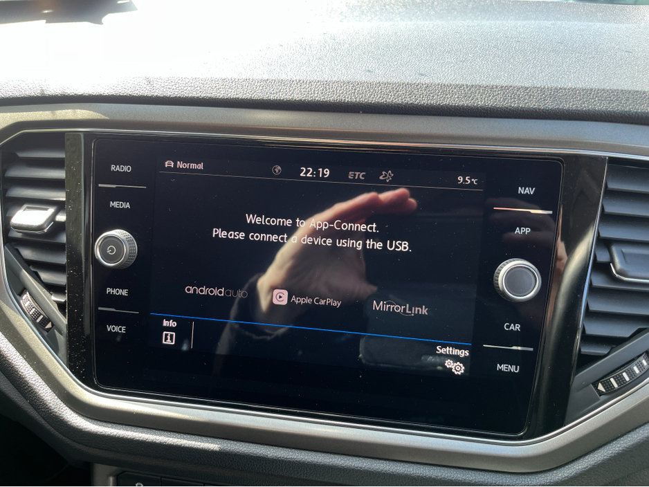 2021 Volkswagen T-Roc - image 22