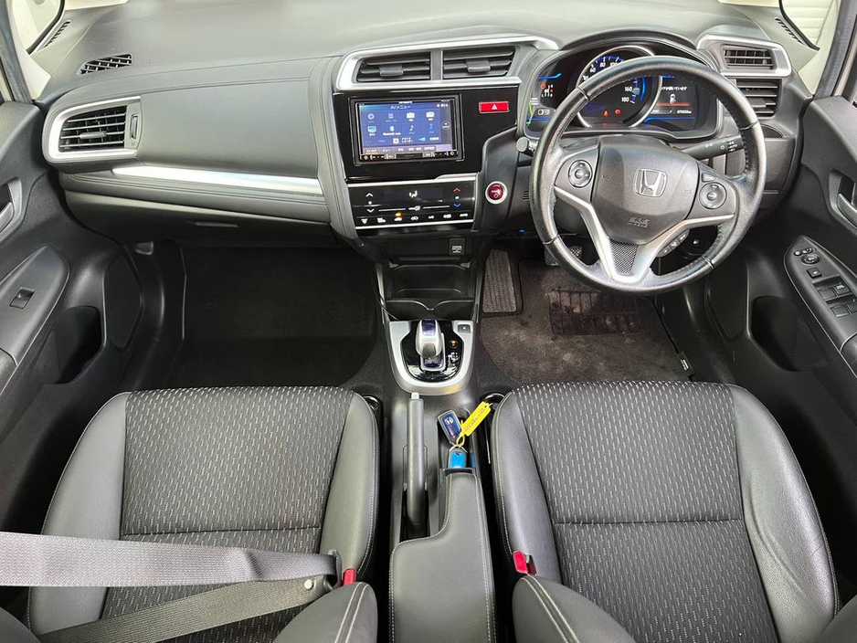 2016 Honda Fit L-PACKAGE 1.5 HYBRID // SERVICE HISTORY // HALF LEATHER SEATS // CRUISE CONTROL €10,900