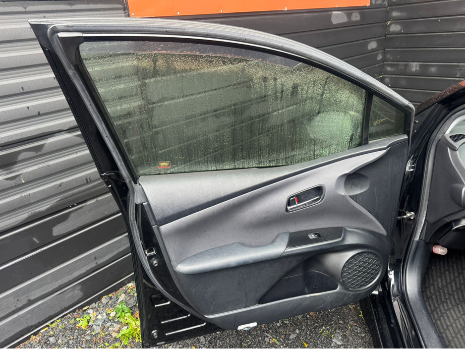 2017 Toyota Prius 1.8 HYBRID 5DR €12,995