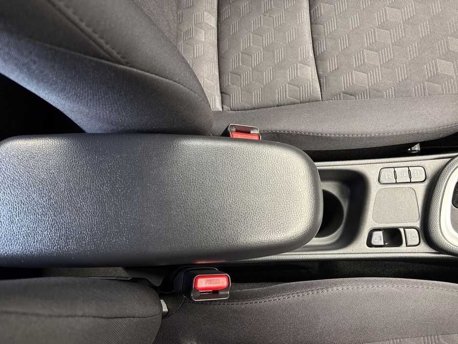 2025 Mazda Mazda2 - image 15