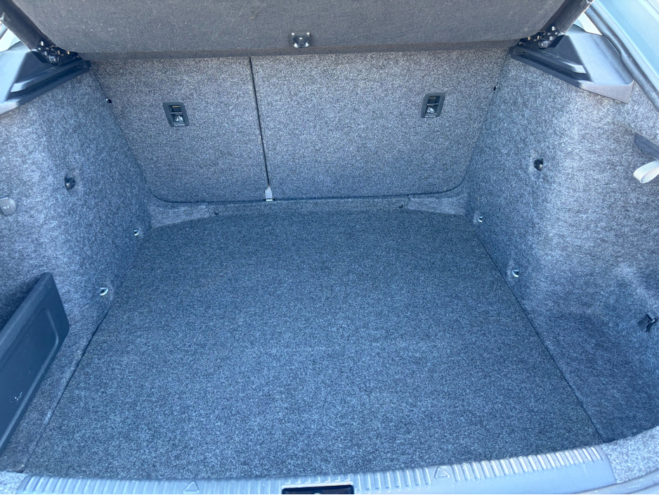 2016 Skoda Octavia - image 5