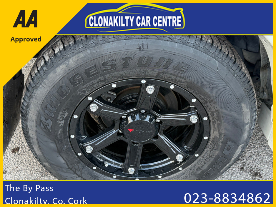 2006 Mitsubishi Pajero - image 21