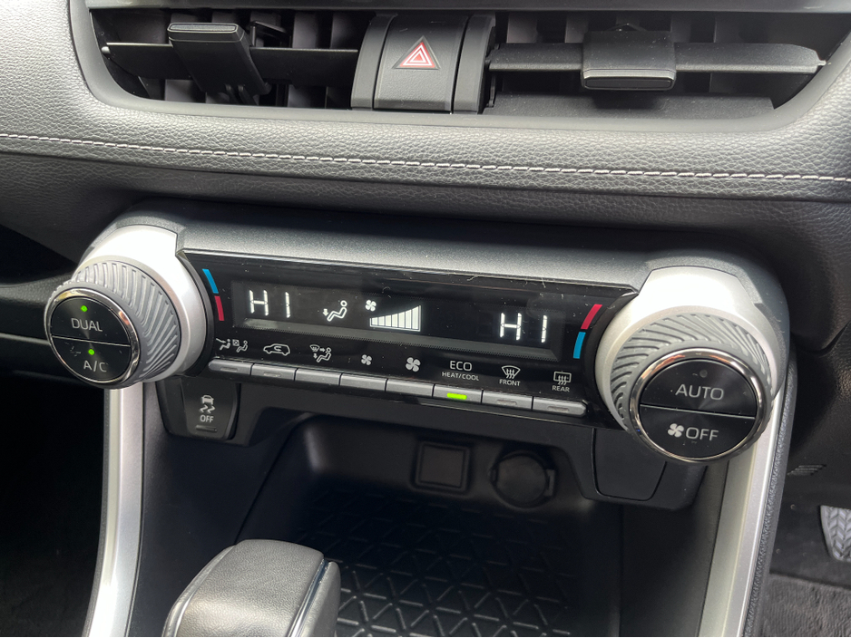 2021 Toyota Rav4 - image 17