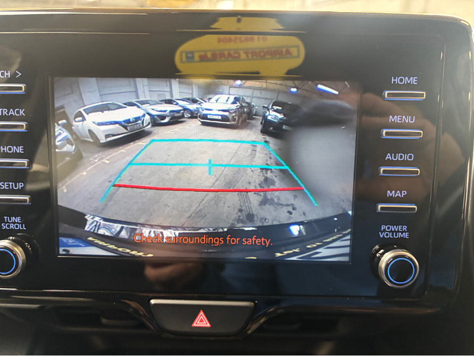 2023 Toyota Yaris - image 15