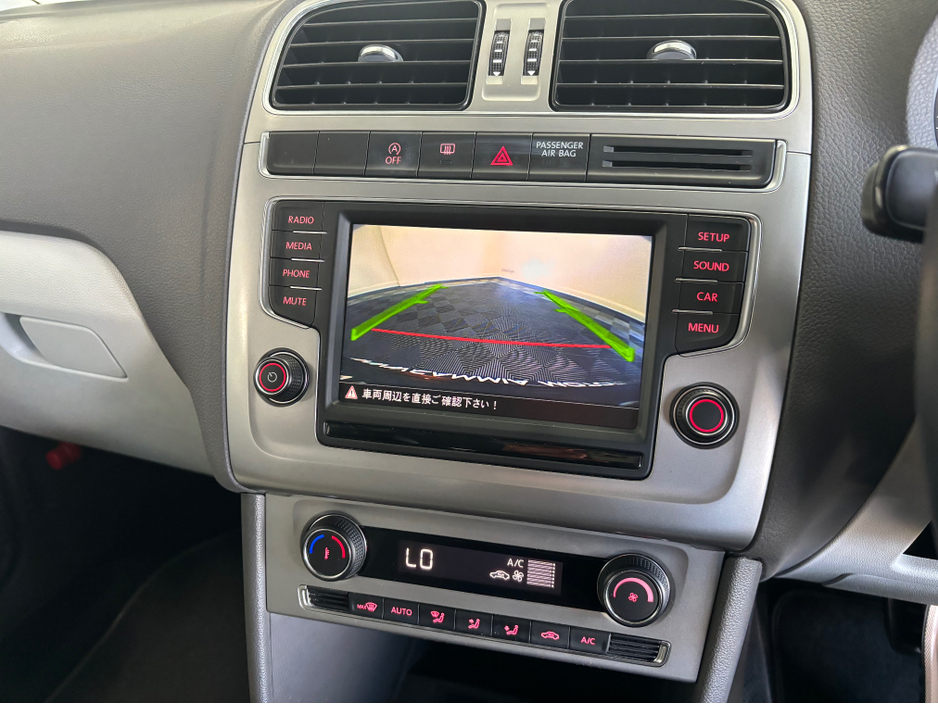 2016 Volkswagen Polo - image 9