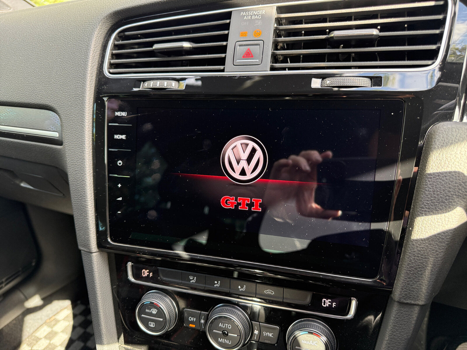 2018 Volkswagen Golf - image 16