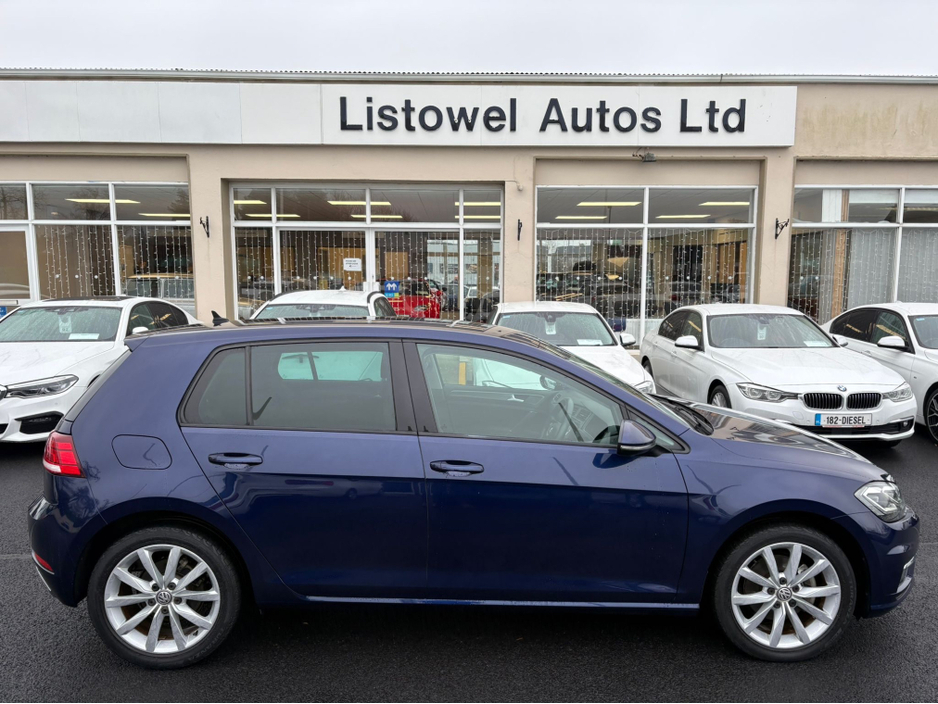 2018 Volkswagen Golf COMFORTLINE 1.2 AUTOMATIC * REAR VIEW CAMERA, AUTO LIGHTS, ADAPTIVE CRUISE CONTROL, POWERED FOLDING HEATED MIRRORS, LUMBAR SUPPORT, 2 KEYS, TOUCH SCREEN RADIO, MULTIFUNCTION STEERING WHEEL* €18,950
