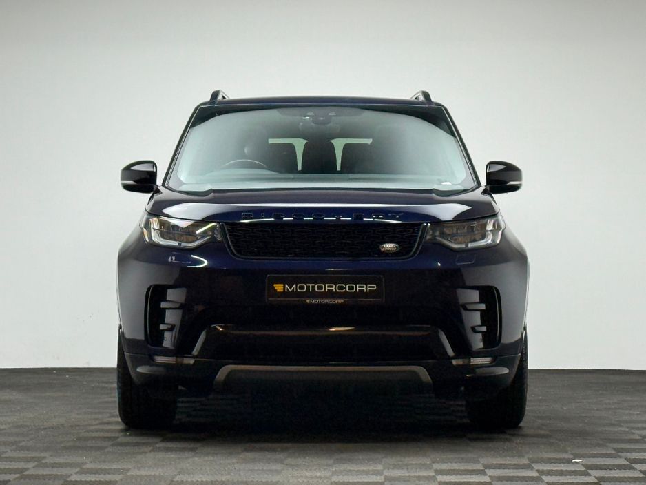 2020 Land Rover Discovery - image 2