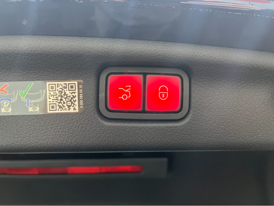 2024 Mercedes-Benz C Class €54950 2024 MERCEDES-BENZ C350E SP 2.0 AUTOMATIC  / CRUISE CONTROL / 360° PARKING CAMERA / ELECTRIC MEMORY & HEATED SEATS / PANORAMIC SUNROOF / PADDLE SHIFTERS / AMBIENT LIGHTS €54,950