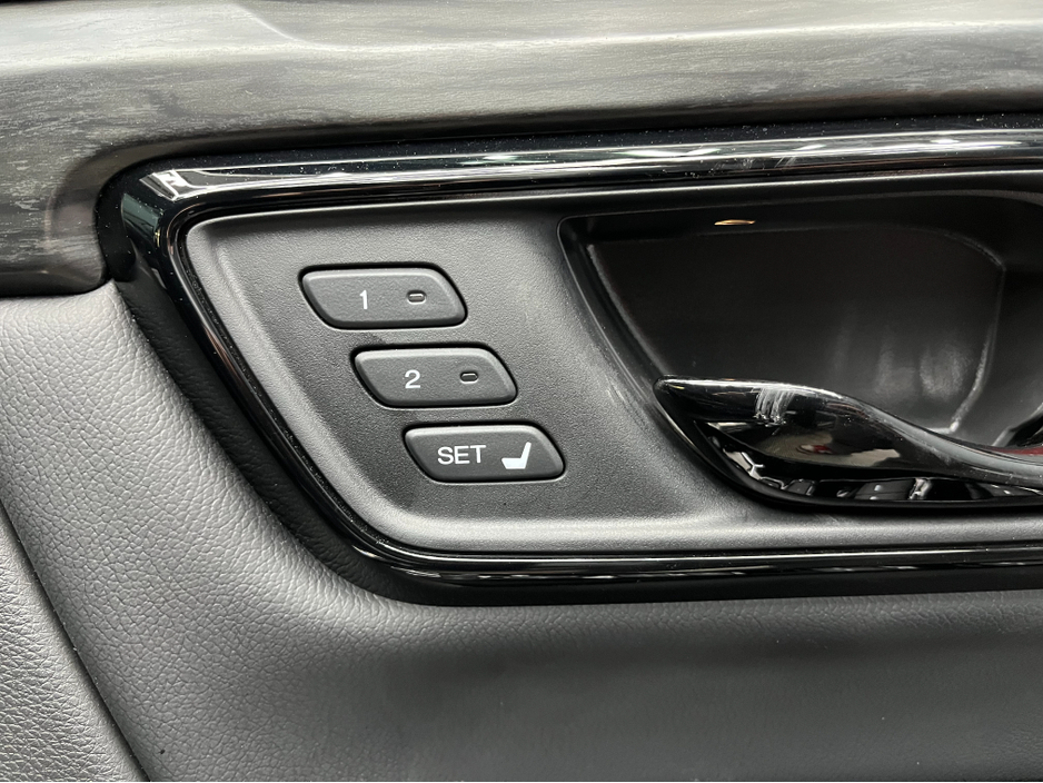 2022 Honda CR-V 2022 HONDA CR-V EHEV EX BLACK EDITION 2.0 AUTOMATIC / CRUISE CONTROL / REVERSE CAMERA / ELECTRIC MEMORY HEATED FRONT & REAR SEATS / PANORAMIC SUNROOF / PADDLE SHIFTERS