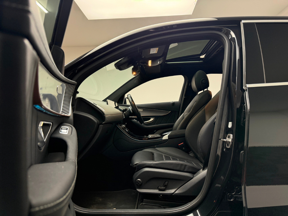 2023 Mercedes-Benz EQC - image 14