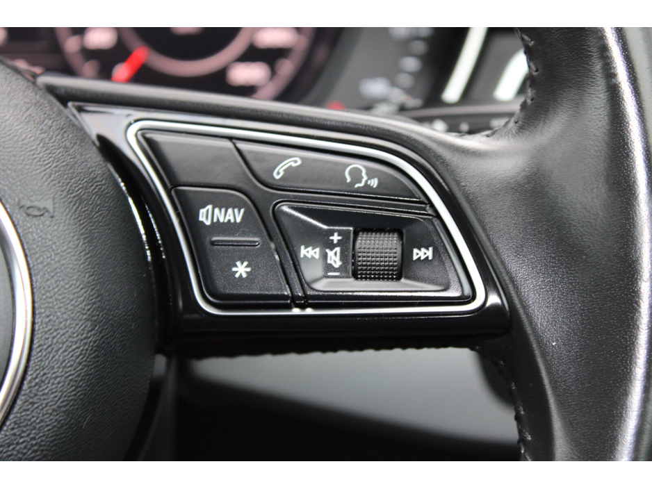 2017 Audi A4 - image 23