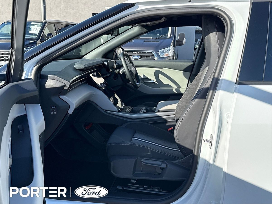 2026 Ford Capri - image 4