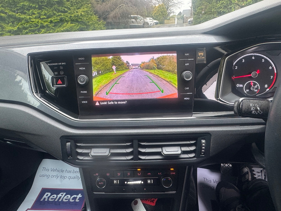 2018 Volkswagen Polo - image 10